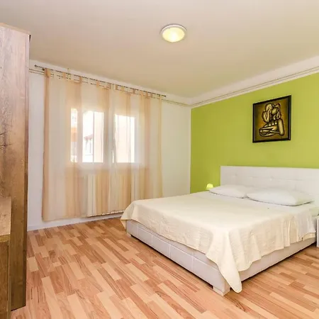 Ante Apartment