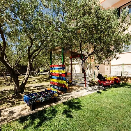 Ante Apartment *