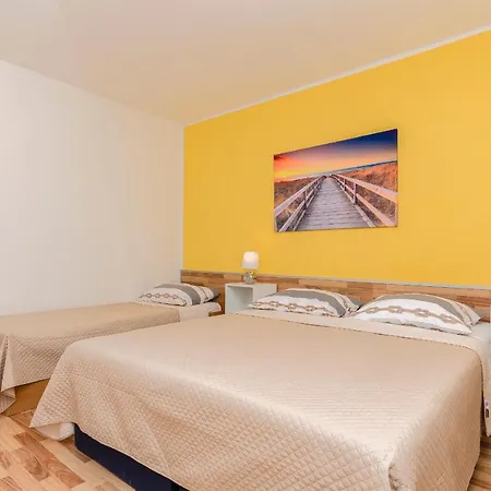 Ante Apartment *
