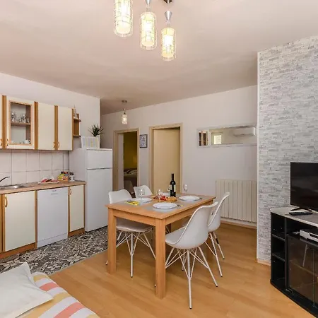 Apartment Ante