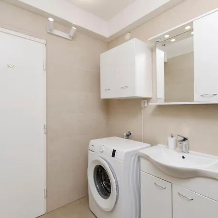Apartment Ante *